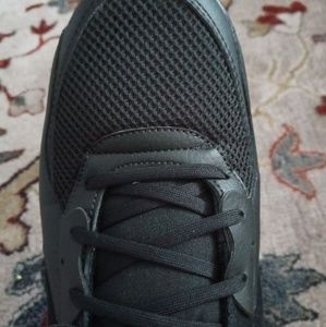 Meet your Posher, Gonzales